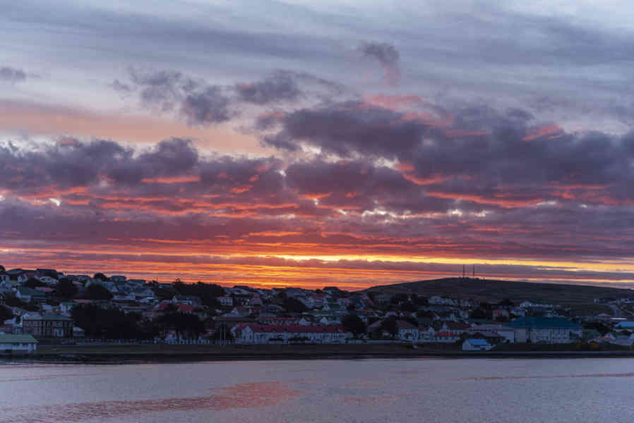 Islas Falkland o Malvinas 047 - Port Stanley - atardecer.jpg
